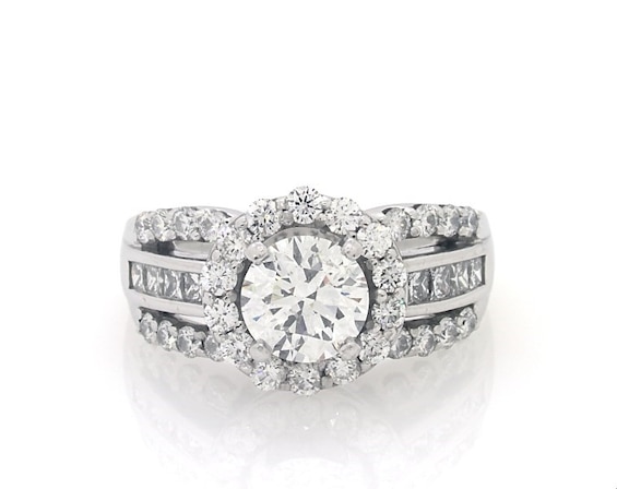 Previously Owned Engagement Ring 238 ct tw 18K White Gold