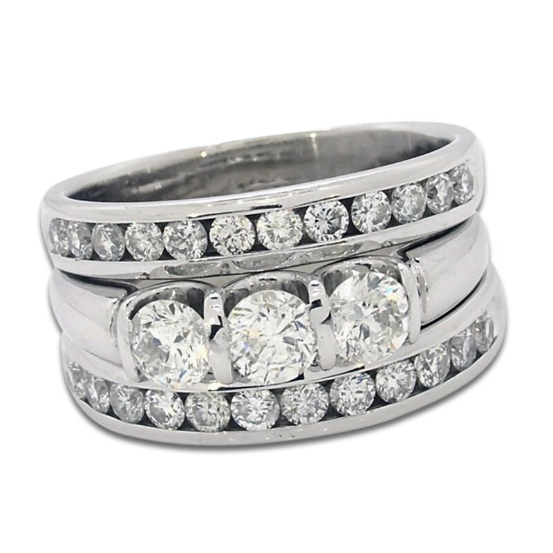 Main Image 1 of Previously Owned Diamond Bridal Set 2 ct tw Round 14K White Gold