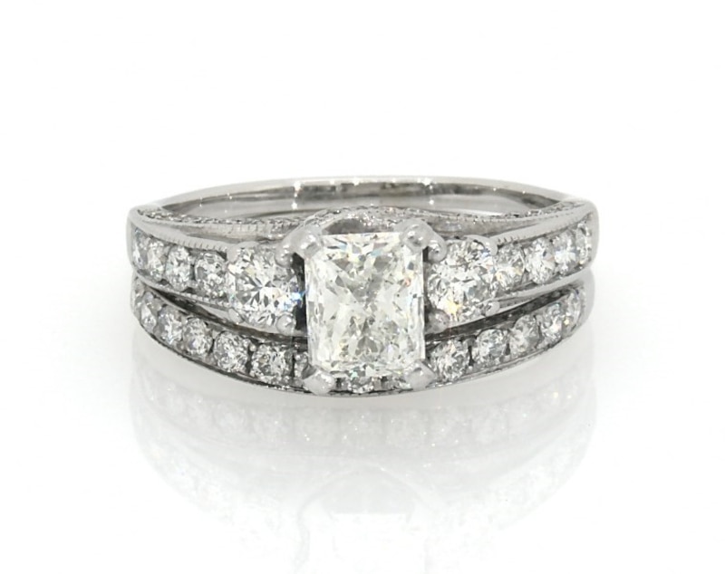 Previously Owned Radiant & Round-Cut Diamond Bridal Set 2 ct tw 14K White Gold