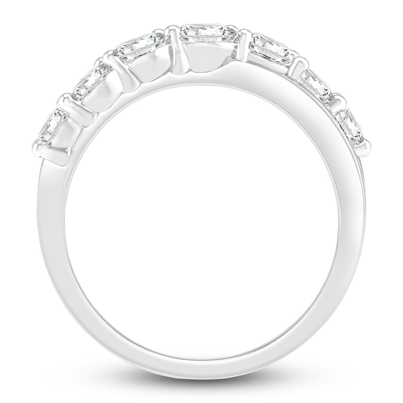 Main Image 2 of Previously Owned Lab-Grown Diamond Ring 1-1/2 ct tw Round 14K White Gold