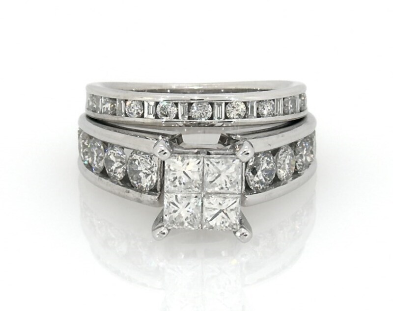 Main Image 1 of Previously Owned Diamond Bridal Set 1-7/8 ct tw 14K White Gold