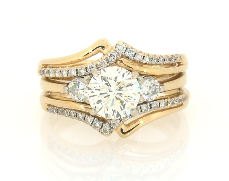 Main Image 1 of Previously Owned Round-Cut Diamond Bridal Set 1-1/2 ct tw 14K Yellow Gold Size 5.75
