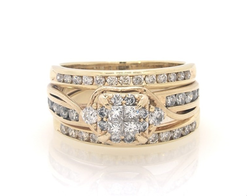 Main Image 1 of Previously Owned Diamond Bridal Set 1 ct tw 10K Yellow Gold