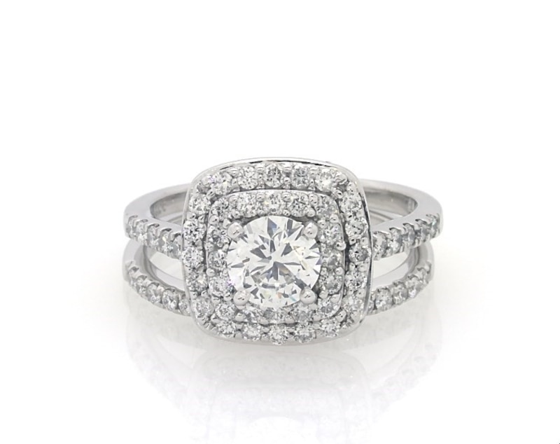 Main Image 1 of Previously Owned Diamond Bridal Set 1-1/2 ct tw 14K White Gold
