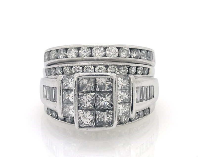 Main Image 1 of Previously Owned Princess & Round-Cut Diamond Bridal Set 2-1/2 ct tw 14K White Gold