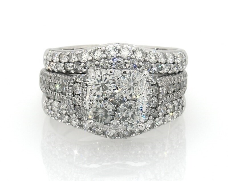 Main Image 1 of Previously Owned Diamond Bridal Set 3-7/8 ct tw 14K White Gold