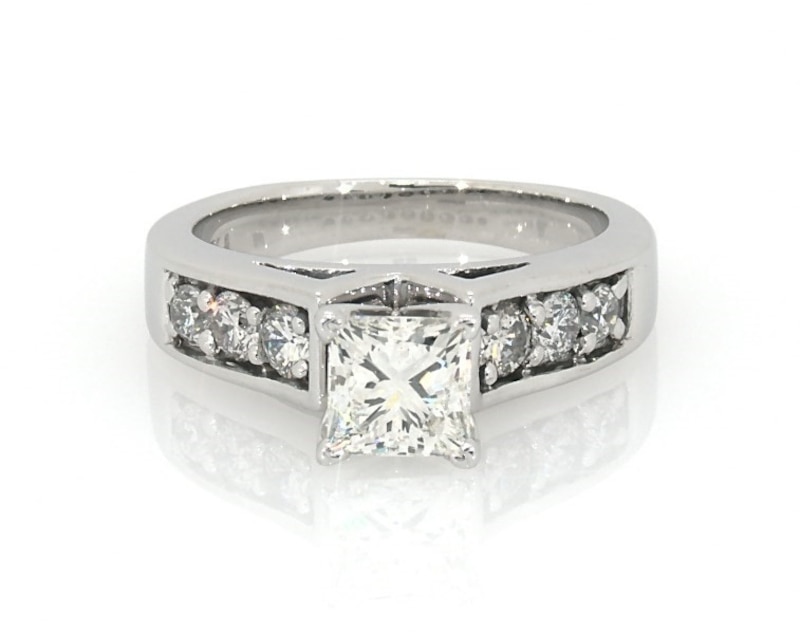 Previously Owned Princess & Round-Cut Diamond Engagement Ring 1-1/2 ct tw 14K White Gold