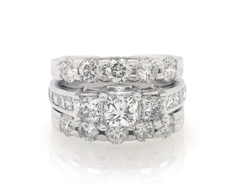 Main Image 1 of Previously Owned Princess & Round-Cut Diamond Bridal Set 4 ct tw 14K White Gold
