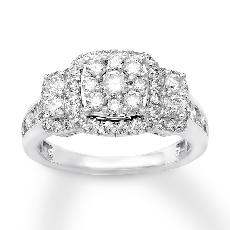 Main Image 1 of Previously Owned Diamond Engagement Ring 1-1/2 ct tw Round 14K White Gold