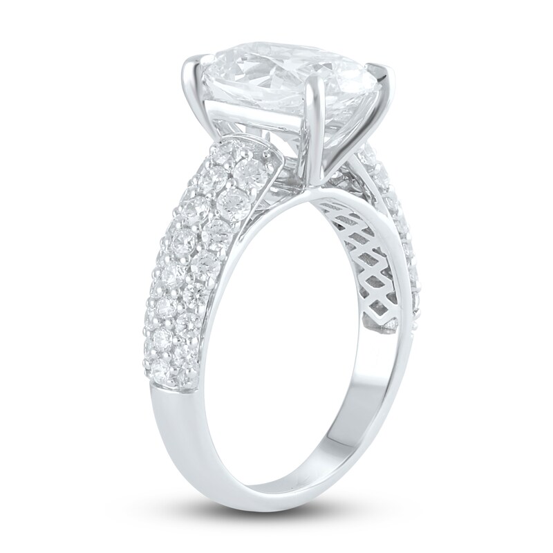 Main Image 2 of Previously Owned Lab-Grown Diamond Engagement Ring 4 ct tw Oval/Round 14K White Gold