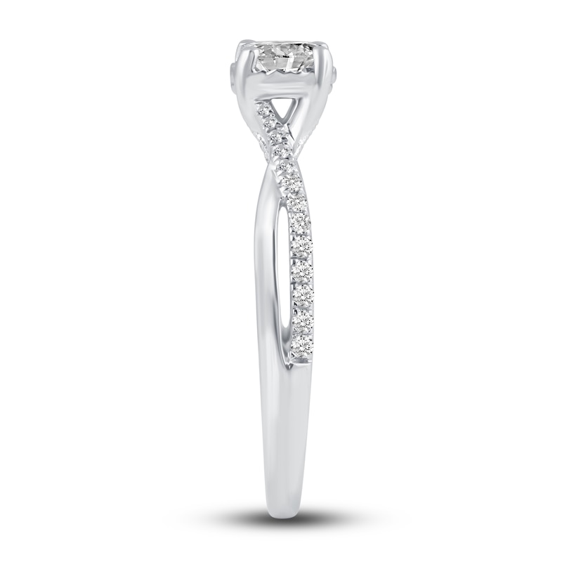 Main Image 3 of Diamond Engagement Ring 5/8 ct tw Round 10K White Gold