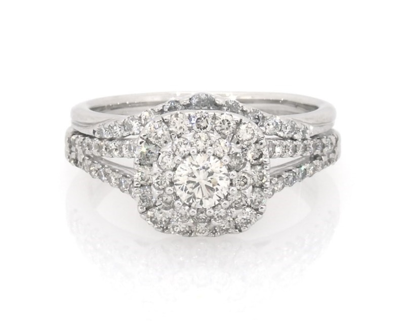Main Image 1 of Previously Owned Round-Cut Diamond Cushion-Shaped Double Halo Bridal Set 7/8 ct tw 14K White Gold Size 5.5