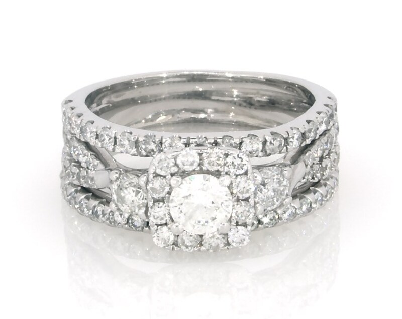 Main Image 1 of Previously Owned Round-Cut Diamond Halo Bridal Set 1-1/4 ct tw 14K White Gold Size 5.75