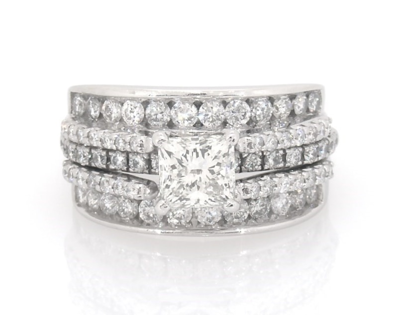 Main Image 1 of Previously Owned Princess-Cut Diamond Bridal Set 2-1/8 ct tw 14K White Gold Size 6.25