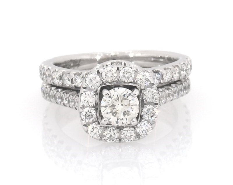 Main Image 1 of Previously Owned Neil Lane Round-Cut Diamond Halo Bridal Set 1-1/3 ct tw 14K White Gold Size 4.75