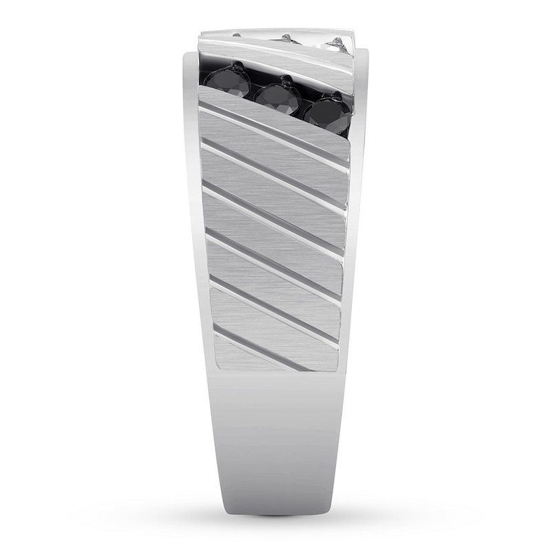 Main Image 3 of Previously Owned Men's Band 1/2 ct tw Black & White Diamonds 14K White Gold