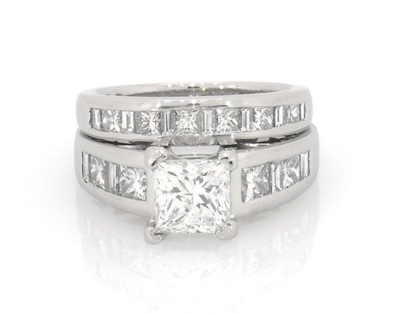 Main Image 1 of Previously Owned Princess-Cut Diamond Bridal Set 2-3/8 ct tw Platinum Size 4.25