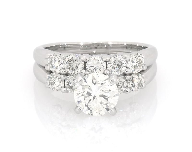 Main Image 1 of Previously Owned Round-Cut Diamond Bridal Set 2-7/8 ct tw 14K White Gold Size 7.5