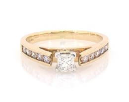 Previously Owned Princess-Cut Diamond Engagement Ring 7/8 ct tw 14K Yellow Gold Size 8