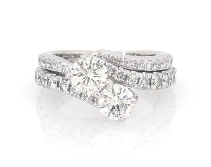 Main Image 1 of Previously Owned Bridal Set 2-1/2 ct tw 14K White Gold