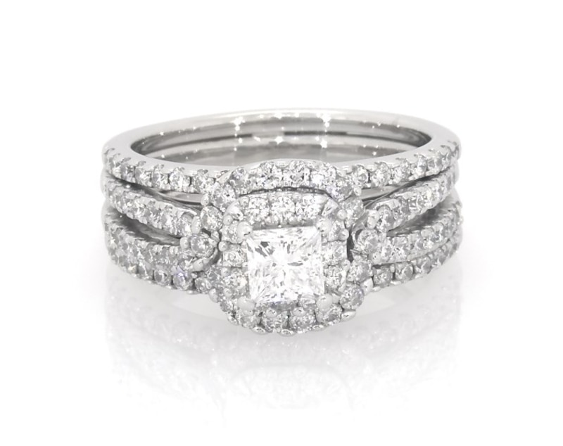 Main Image 1 of Previously Owned Princess-Cut Diamond Halo Bridal Set 1-1/2 ct tw 14K White Gold Size 6.75