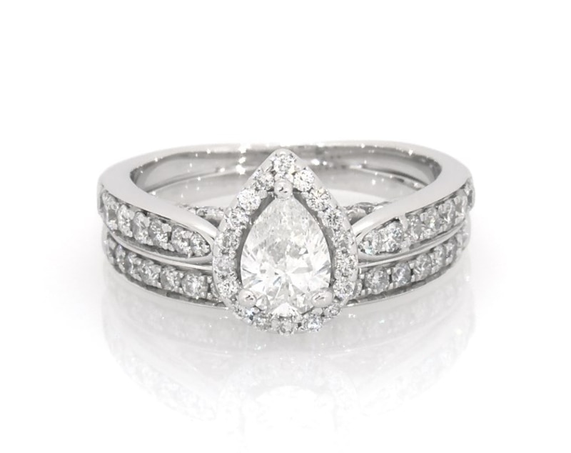 Main Image 1 of Previously Owned Pear-Shaped Diamond Halo Bridal Set 1-1/4 ct tw 14K White Gold Size 6.25