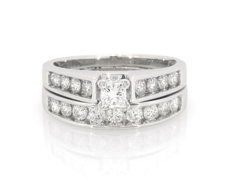 Main Image 1 of Previously Owned Princess-Cut Diamond Bridal Set 1-3/8 ct tw 14K White Gold Size 8.25