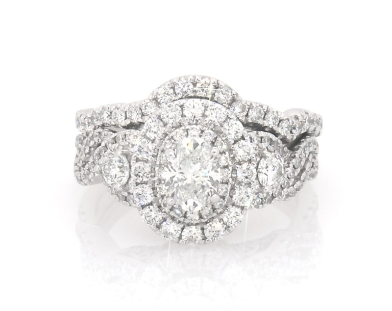 Main Image 1 of Previously Owned Neil Lane Oval-Cut Diamond Halo Bridal Set 1-5/8 ct tw 14K White Gold Size 5
