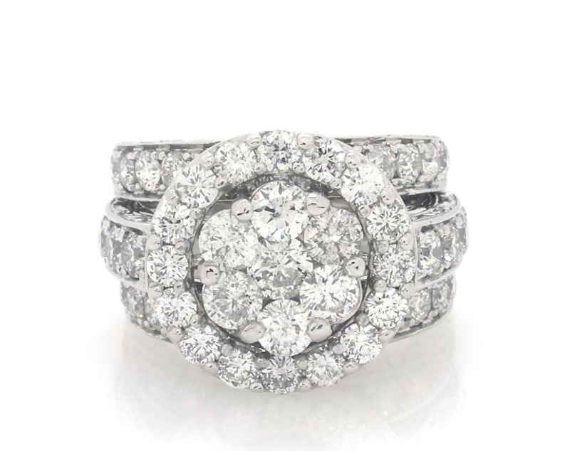 Main Image 1 of Previously Owned Multi-Diamond Halo Bridal Set 3-3/8 ct tw 14K White Gold Size 6.5