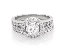 Previously Owned Round-Cut Diamond Halo Bridal Set 1-1/2 ct tw 14K White Gold Size 5.75