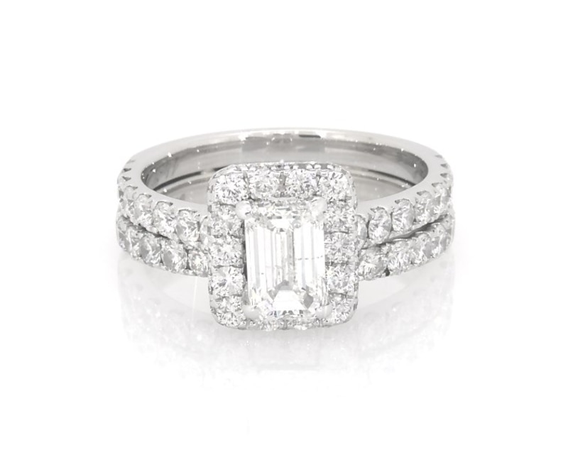 Main Image 1 of Previously Owned Neil Lane Emerald-Cut Diamond Halo Bridal Set 2-5/8 ct tw 14K White Gold Size 6.5