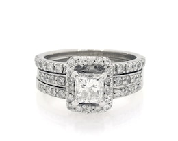 Previously Owned Princess-Cut Diamond Halo Bridal Set 1-1/2 ct tw 14K White Gold Size 5.25