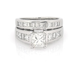 Previously Owned Princess-Cut Diamond Bridal Set 2-1/5 ct tw Platinum Size 4