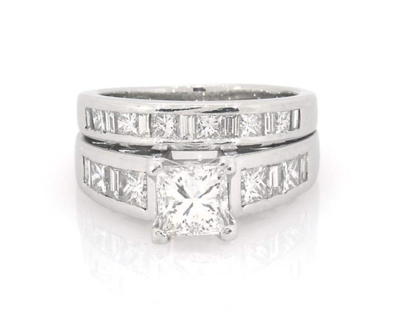 Main Image 1 of Previously Owned Princess-Cut Diamond Bridal Set 2-1/5 ct tw Platinum Size 4