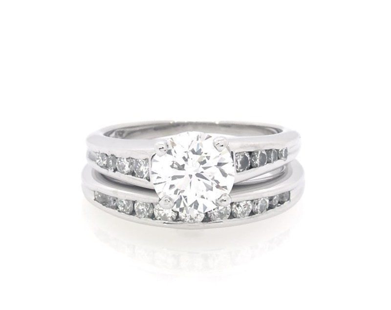 Main Image 1 of Previously Owned Round-Cut Diamond Bridal Set 1-1/4 ct tw 14K White Gold Size 3