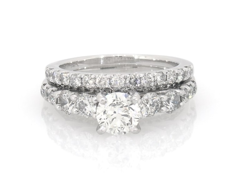Main Image 1 of Previously Owned Round-Cut Diamond Bridal Set 1-7/8 ct tw 14K White Gold Size 6