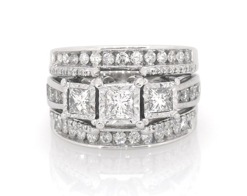 Main Image 1 of Previously Owned Princess-Cut Diamond Three-Stone Bridal Set 1-3/8 ct tw 14K White Gold Size 4.5