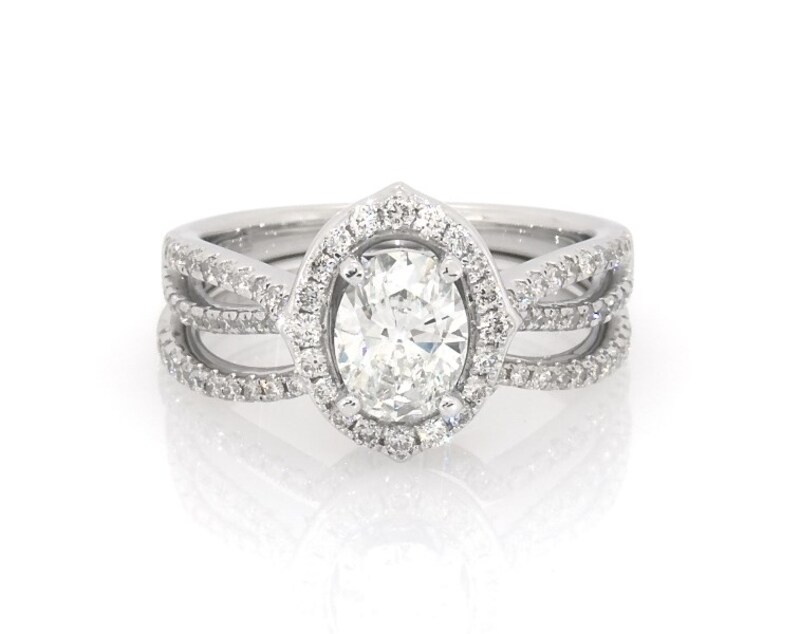 Main Image 1 of Previously Owned Oval-Cut Diamond Halo Split Shank Bridal Set 1-1/8 ct tw 14K White Gold Size 5.75