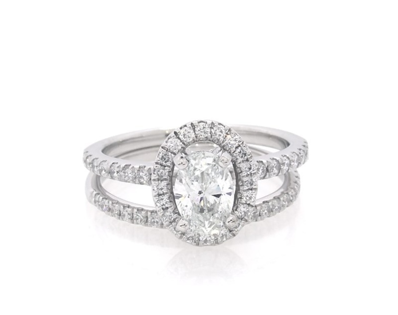 Main Image 1 of Previously Owned Oval-Cut Diamond Halo Bridal Set 1-1/4 ct tw 14K White Gold Size 5.5