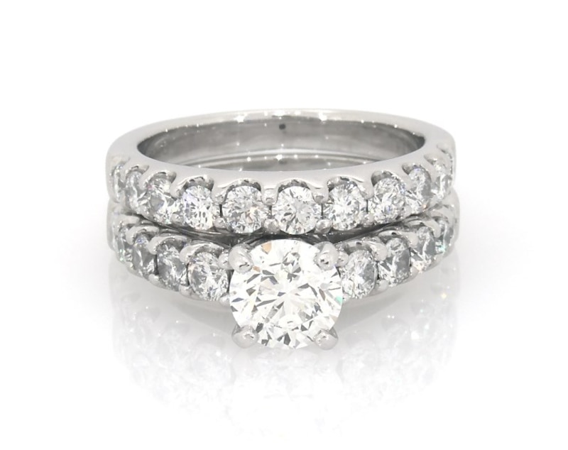 Main Image 1 of Previously Owned Round-Cut Diamond Bridal Set 2-3/8 ct tw Platinum Size 6