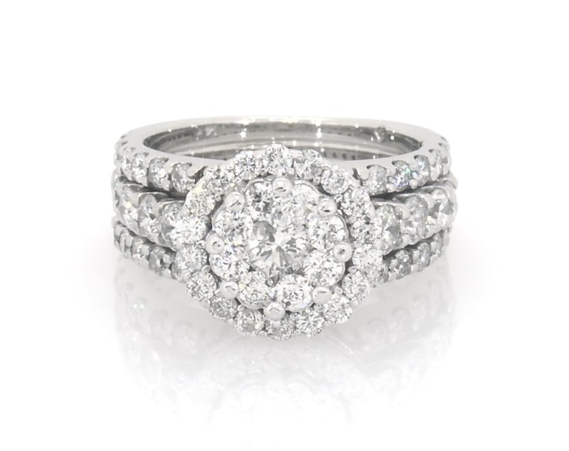 Main Image 1 of Previously Owned Diamond Scalloped Halo Bridal Set 2 ct tw 14K White Gold Size 7