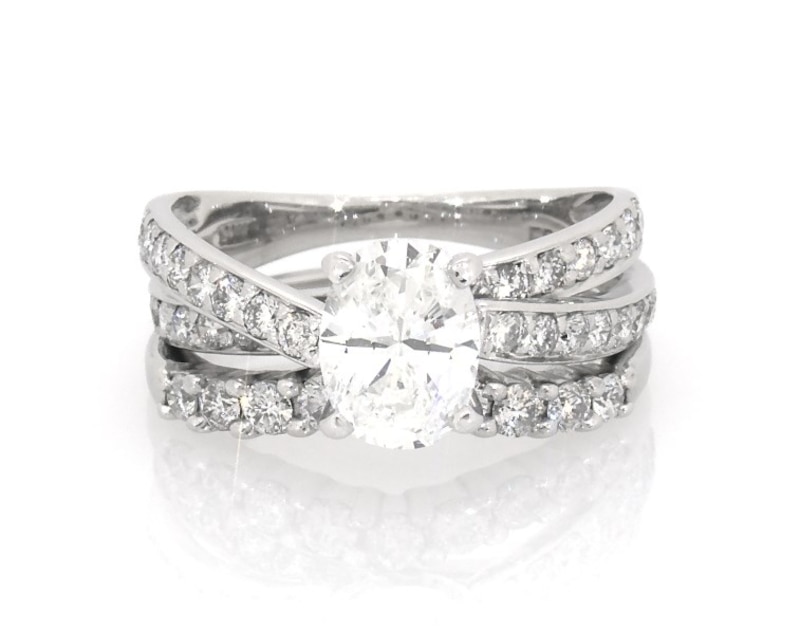 Main Image 1 of Previously Owned Oval-Cut Diamond Bridal Set 1-3/4 ct tw 14K White Gold Size 5.5