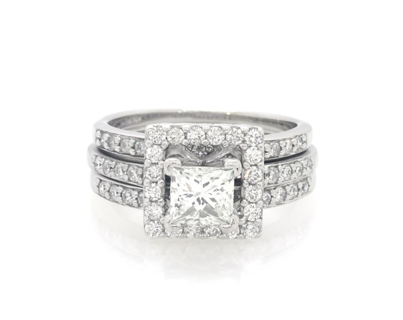 Main Image 1 of Previously Owned Princess-Cut Diamond Halo Bridal Set 1-1/4 ct tw 14K White Gold Size 5