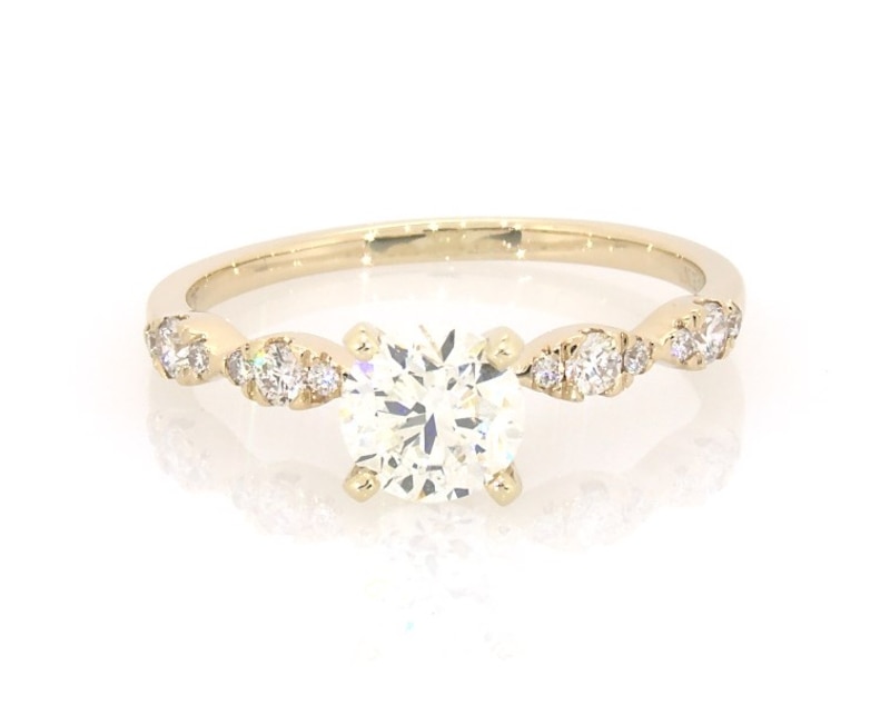 Main Image 1 of Previously Owned Round-Cut Diamond Engagement Ring 1-1/5 ct tw 14K Yellow Gold Size 8.5