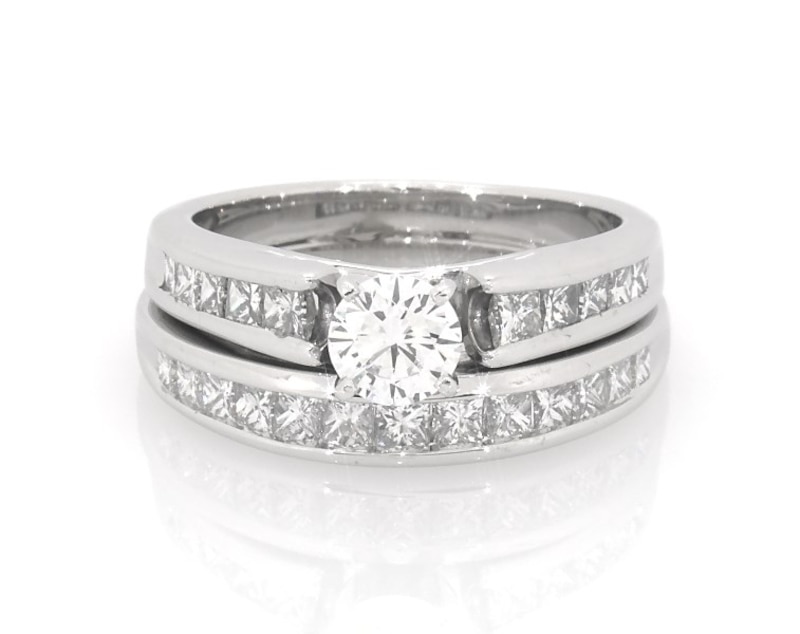 Main Image 1 of Previously Owned Round-Cut Diamond Bridal Set 1-1/2 ct tw 14K White Gold Size 6.5