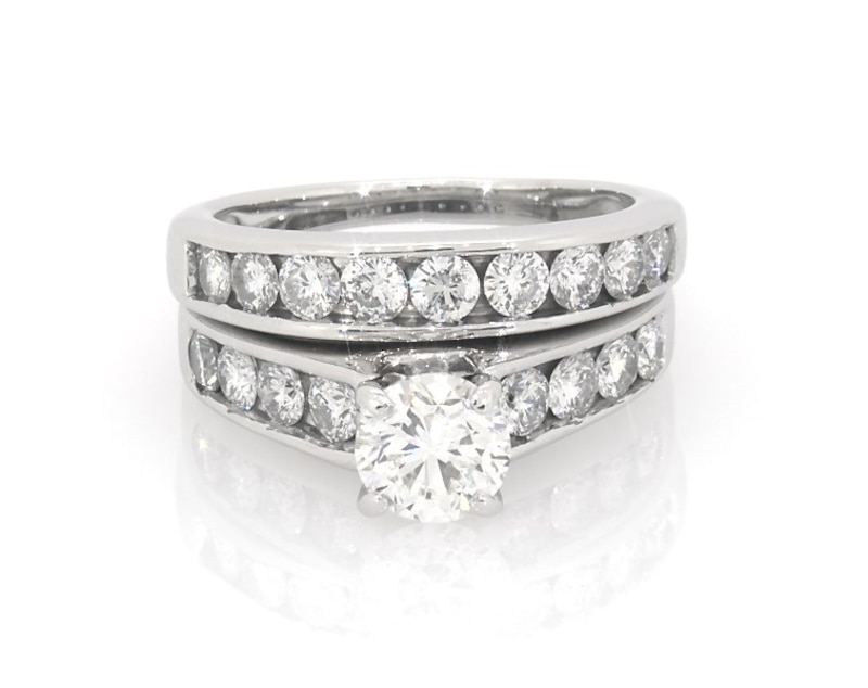 Main Image 1 of Previously Owned Round-Cut Diamond Bridal Set 1-7/8 ct tw 14K White Gold Size 5.75