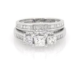 Previously Owned Princess-Cut Diamond Three-Stone Bridal Set 1-1/5 ct tw 14K White Gold Size 5.25