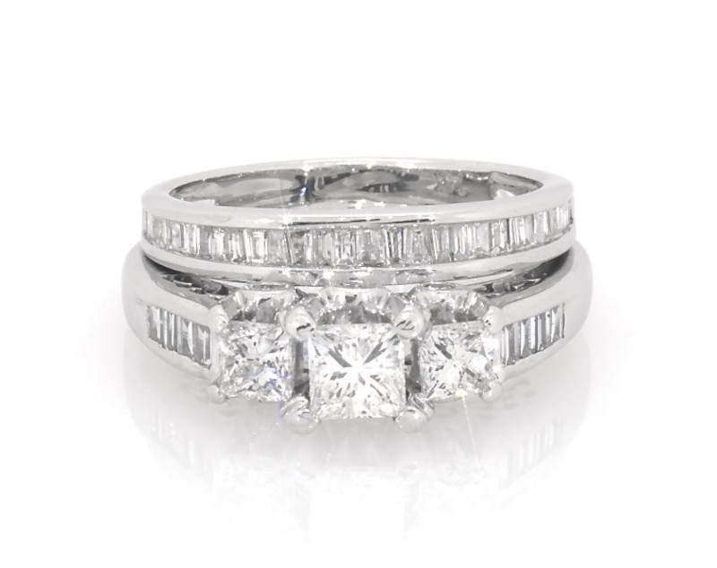 Main Image 1 of Previously Owned Princess-Cut Diamond Three-Stone Bridal Set 1-1/5 ct tw 14K White Gold Size 5.25