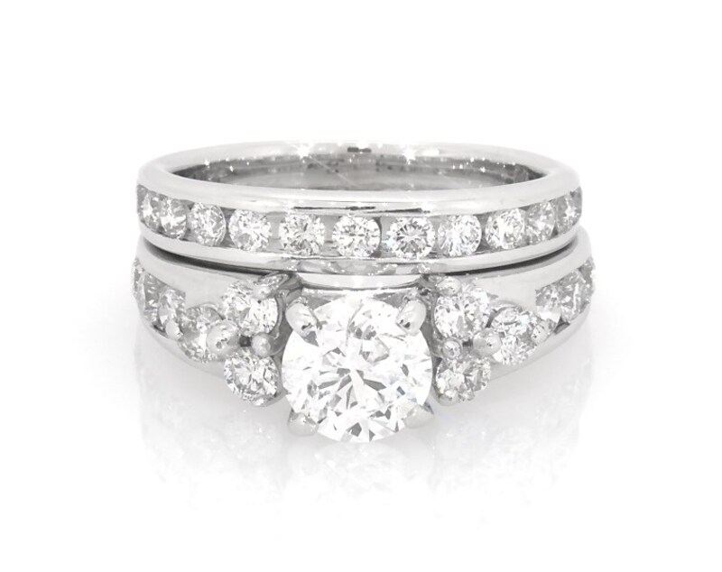 Main Image 1 of Previously Owned Round-Cut Diamond Bridal Set 1-3/4 ct tw 14K White Gold Size 4.5