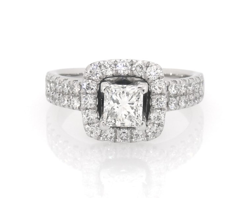 Main Image 1 of Previously Owned Princess-Cut Diamond Halo Bridal Set 7/8 ct tw 14K White Gold Size 5.5